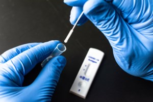 Κορονοϊός: Η υποπαραλλαγή Όρθρος έφτασε και στην Ελλάδα - 93 κρούσματα, 186 νεκροί - 12 θάνατοι από γρίπη - εικόνα 3
