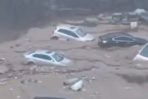 Ιστορική βροχόπτωση στην Κίνα: Πλημμύρισαν τα περίχωρα του Πεκίνου με σκουπίδια και συντρίμμια [Εικόνες] - εικόνα 3