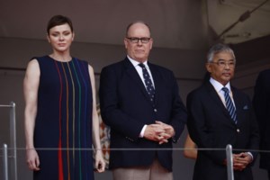 Μια royal στο Παρίσι: Πανέμορφη και λαμπερή με τουίντ κοστούμι Chanel η Σαρλότ Κασιράγκι - εικόνα 8