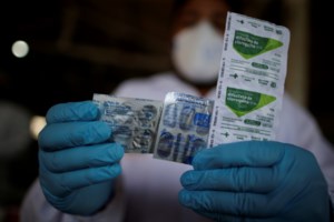 Κορονοϊός: Σήμερα οι ανακοινώσεις για το πολλά υποσχόμενο εμβόλιο της Οξφόρδης