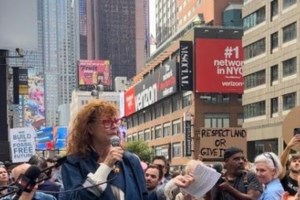 Γιατί ο Άλμπερτ Μπουρλά ξεσπά κατά τριών προέδρων ελίτ πανεπιστημίων των ΗΠΑ – Αντισημιτικός λόγος και ελευθερία της έκφρασης - εικόνα 3