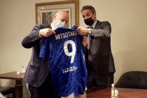 Προκαλεί ο Ινφαντίνο: Το Μουντιάλ ανά δύο χρόνια μπορεί να αποτρέψει τους Αφρικανούς από το να διασχίζουν τη Μεσόγειο