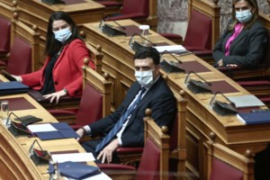 Τσίπρας για τα παιδιά της Ηλείας που κάνουν τηλεκπαίδευση στο καφενείο- Αυτή είναι η κατάντια των Μητσοτάκη- Κεραμέως