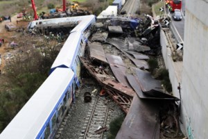 "Έρχονται γιορτές αλλά θα στολίζουμε μνήματα" -Ξεσπά η μητέρα της 23χρονης Κέλλυς που "χάθηκε" στα Τέμπη
