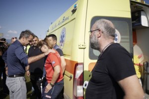 Ο Κυριάκος Μητσοτάκης πέταξε με ελικόπτερο πάνω από τα πλημμυρισμένα χωριά σε Καρδίτσα και Τρίκαλα [βίντεο]