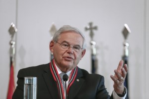 Μενέντεζ: Η πρόταση γάμου στην εντυπωσιακή σύζυγό του στο Ταζ Μαχάλ - Γιατί  έγινε viral [Βίντεο]