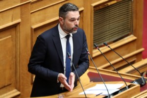 ΣΥΡΙΖΑ για Σαρακιώτη: "Καλό του δρόμο, είναι αυτονόητο ότι πρέπει να επιστρέψει την έδρα του στο κόμμα"