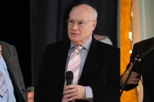 Σεισμός στην Εύβοια: Στους δρόμους ξανά οι κάτοικοι στους Ζάρακες - "Έπεσαν σκάλες από σπίτια"