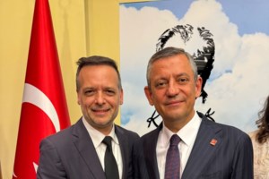 Τουρκία: Επανεξελέγη Πρόεδρος ο Οζγκιούρ Οζέλ στο έκτακτο συνέδριο του CHP - "Ο Ερντογάν μετατράπηκε σε αρχηγό χούντας" - εικόνα 3