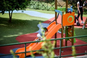 Σοκ στην Καβάλα: Έσπασε τραμπάλα σε παιδική χαρά και τραυματίστηκε 6χρονο κοριτσάκι