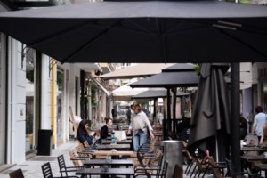 Φόβος για νέα έξαρση κορονοϊού στη χώρα - Ανησυχούν οι επιστήμονες για τις εικόνες συνωστισμού στα μπαρ - εικόνα 7