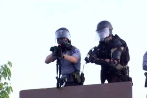 Τζορτζ Φλόιντ: "Εμφύλιος" στις ΗΠΑ - Και τρίτος νεκρός από πυρά - Διαδηλωτής στην Ινδιανάπολη