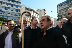 Νέες αιχμές Γερουλάνου: Στο ΠΑΣΟΚ δεν έχουμε "έκρηξη" δημοκρατίας τώρα [βίντεο]