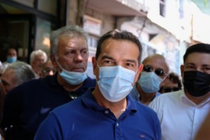 Φωτιά Εύβοια: Η στιγμή που ο Τσίπρας τα "άκουσε" από γυναίκα - "Γιατί ήρθατε, το θεωρώ κοροϊδία" - εικόνα 3