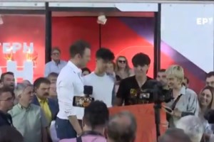 Η προσπάθεια Κασσελάκη για "αποστράτευση" του Αλέξη Τσίπρα, οι κρυφές γκρίνιες και το άγχος της κάλπης