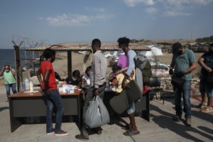 Και για κατασκοπεία κατηγορούνται τα μέλη των ΜΚΟ που έφερναν μετανάστες στην Ελλάδα