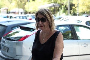 Καρφιά Μητσοτάκη από τη Λέσβο για το "παράσημο" της Χριστοδουλοπούλου: "Να έρθει να σας τα πει εδώ αυτά"