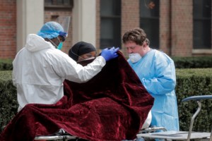 Εφιαλτικές οι απώλειες από τον κορονοϊό - Πάνω από 90.000 νεκροί παγκοσμίως