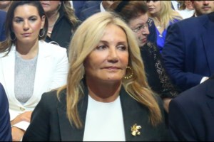 Βραδιά τουρισμού στο Athénée: H οικοδέσποινα Όλγα Κεφαλογιάννη, η Μαρέβα Γκραμπόφσκι-Μητσοτάκη και ο Νικόλαος - εικόνα 8