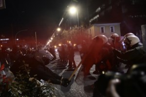 Καταγγελίες της ΠΑΕ Αρης για επίθεση των ΜΑΤ σε οπαδούς - ΕΔΕ διέταξε ο Θεοδωρικάκος [βίντεο]