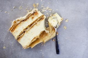 Τέλειο σοκολατένιο γλυκό ψυγείου μόνο με 2 υλικά - Χωρίς ζάχαρη, πολύ ελαφρύ