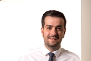 Δημήτρης Αβραμόπουλος: Επίσημα υποψήφιος βουλευτής στις εκλογές, αλλά περιμένει τον Μητσοτάκη για να μάθει την περιφέρεια