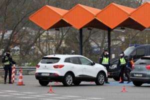 Συναγερμός στην Ιταλία: Μεγάλη αύξηση των κρουσμάτων, τα περισσότερα στην Λομβαρδία - εικόνα 2