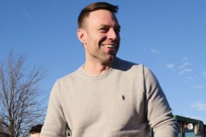 Ανάλυση: Γιατί ο Κασσελάκης έσπευσε να βγάλει "εκτός μάχης" τον Αλέξη Τσίπρα- Τι κρύβει η δήλωση ότι "δεν θα επιστρέψει"