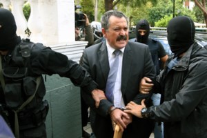 Χρήστος Παππάς: Αυτό είναι το σπίτι όπου κρυβόταν - Ποια είναι η 52χρονη ομοϊδεάτισσά του που τον φιλοξενούσε [Εικόνες] - εικόνα 6