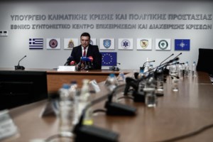 Πυρκαγιές σε Λασίθι και Κορινθία: Σηκώθηκαν εναέρια μέσα