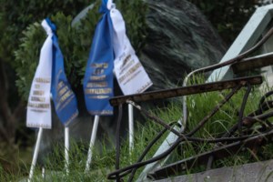 Επίθεση Φίλη για τις εικόνες με στρατιωτικά και θρησκευτικά σύμβολα στη Βουλή - Στυγνή προσβολή της Δημοκρατίας