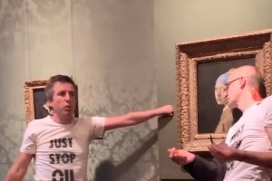 Βανδαλισμός σοκ από ακτιβιστές στην Αυστρία: Πέταξαν μαύρο υγρό στο αριστούργημα "Θάνατος και ζωή" του Κλιμτ [βίντεο] - εικόνα 5