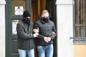 Δημήτρης Λιγνάδης: Ποια είναι η γυναίκα που τον ξεσκέπασε - Οι απειλές για τη ζωή της και η μητρότητα που την "ξύπνησε"