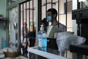 Πρώτο κουδούνι σήμερα για τους μαθητές χωρίς μάσκες και τεστ - Ολα όσα θα ισχύσουν τη νέα σχολική χρονιά