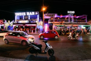 Νέο κορονοπάρτι στη Ζάκυνθο: Με... αέριο γέλιου σε ξενοδοχείο του Λαγανά