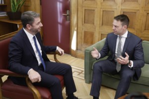 Η Αναγνωστοπούλου καρφώνει τον Πολάκη: Για επιτελική θέση με το ύφος μαγκιάς δεν είναι ό,τι καλύτερο