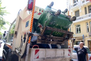 Θεσσαλονίκη: Βούτηξε το κεφάλι γάτας σε ποτήρι με μπίρα - Του ασκήθηκε δίωξη