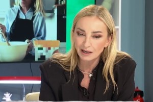 Ρούλα Ρέβη: Εννέα χρόνια γάμου... έναν μήνα νωρίτερα - Η αδημοσίευτη φωτό από τον γάμο με τον Αποστόλη Τότσικα