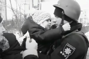 Δίπλα στους Ουκρανούς πρόσφυγες η Ατζελίνα Τζολί - Ανάρτησε φωτογραφία Έλληνα φωτορεπόρτερ