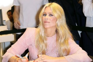 Σάντρα Μπούλοκ: Στην Επίδαυρο η Χολιγιουντιανή σταρ - Εφαγε... γίδα βραστή και ιμάμ μπαϊλντί
