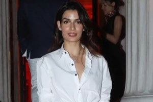 Φεστιβάλ Βενετίας: Επί οκτώ λεπτά χειροκροτούσαν τον Γιώργο Λάνθιμο - Ένα από τα φαβορί η ταινία του "Poor things" [βίντεο] - εικόνα 2