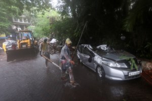 Βιβλική καταστροφή στο Πακιστάν: Ξενοδοχείο κατέρρευσε από πλημμύρες - Ξεπέρασαν τους 1.000 οι νεκροί [εικόνες, βίντεο] - εικόνα 2