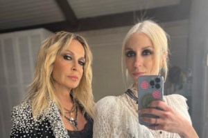 Σοφία Καρβέλα: "Νιώθω ευγνωμοσύνη που παρέμεινα ζωντανή - Θυμάμαι τον σκύλο μου να γραντζουνά τη γυάλινη πόρτα" - εικόνα 2