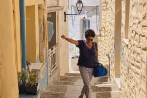 Τούρτα έκπληξη για την Άλκηστη Πρωτοψάλτη: Έσβησε on air τα κεράκια - "Τιμή μου και καμάρι μου που έγινα 70" [βίντεο]