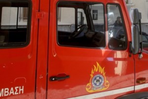 Συναγερμός στη Γλυφάδα - Απεγκλωβίστηκαν 2 άτομα από φλεγόμενο διαμέρισμα