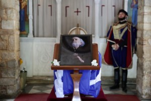 Επικήδειος Μητσοτάκη στην κηδεία του Γιάννη Μαρκόπουλου - Ποιοι άλλοι μίλησαν για τον σπουδαίο συνθέτη - εικόνα 4