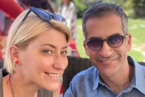 Τελικός Κυπέλλου: Στο ΟΑΚΑ με τους γιους του ο Τσίπρας - Πολιτικοί και ηθοποιοί που βρέθηκαν στις εξέδρες [εικόνες] - εικόνα 6