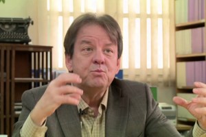 Μόσιαλος: Εξαιρετικά μικρή η πιθανότητα μυοκαρδίτιδας ή περικαρδίτιδας μετά από εμβολιασμό με Pfizer ή Μοderna
