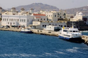 Μύκονος: Βίντεο ντοκουμέντο - Η στιγμή που σηκώνεται ο καταπέλτης του πλοίου - Οι επιβάτες προσπαθούσαν να σωθούν