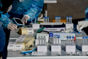 Κορονοϊός: Δεν χρειάζεται τρίτη δόση εμβολίου για τους κάτω των 18 - Τι ισχύει για τα παιδιά που έχουν νοσήσει